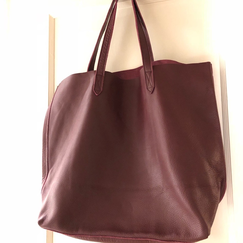 BRAND NEW Cuyana Classic Leather Tote Burgundy